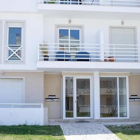 Prow House * Ferrel (Leiria)